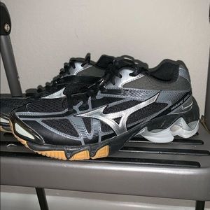 Mizuno volleyball shoes